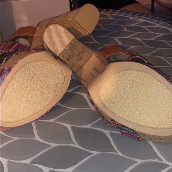 CHINESE LAUNDRY WEDGE HEELS - Picture 4 of 6